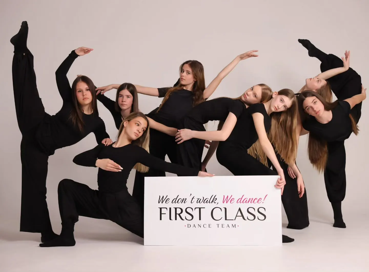 Plesač First Class Dance Team-a u pokretu (13)