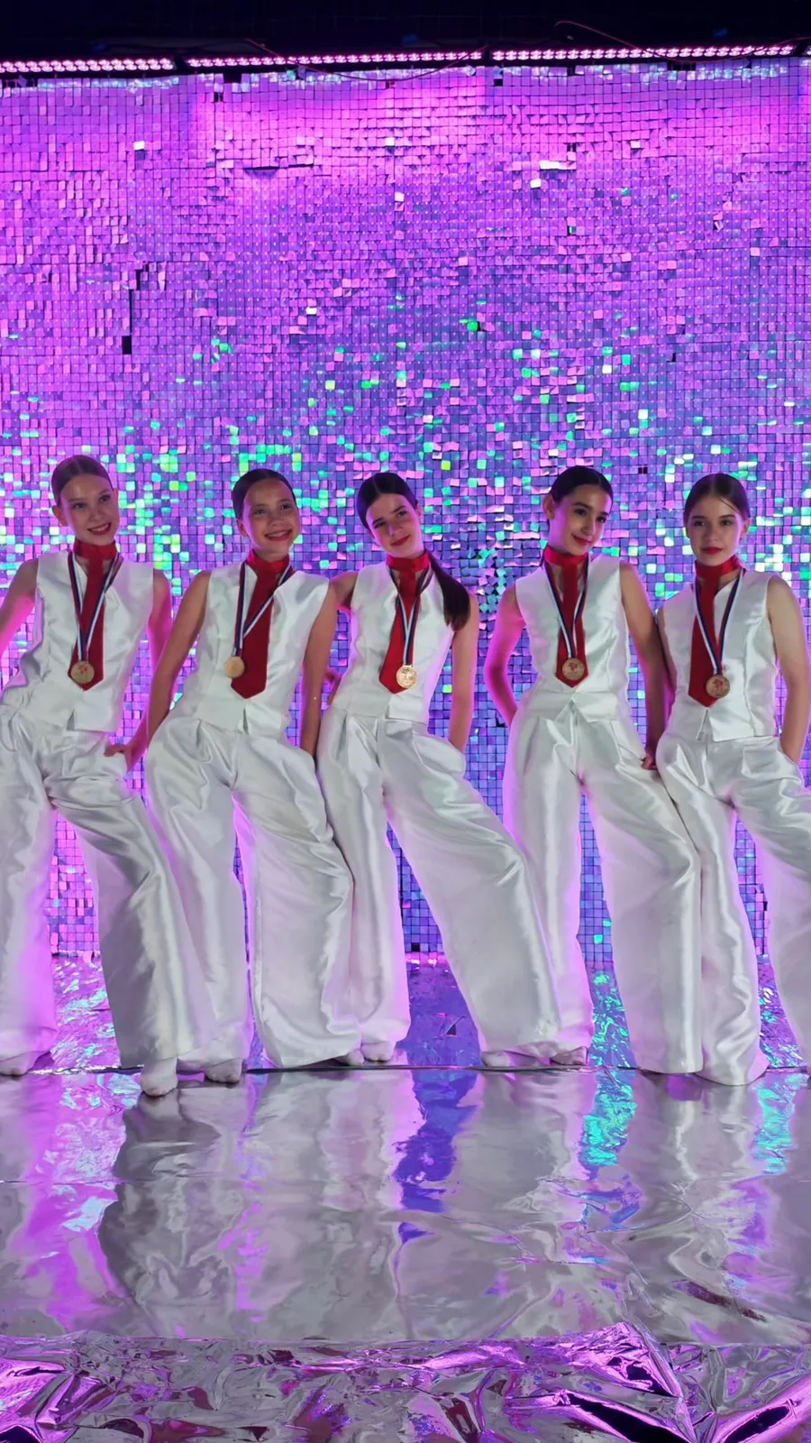 Plesač First Class Dance Team-a u pokretu (10)